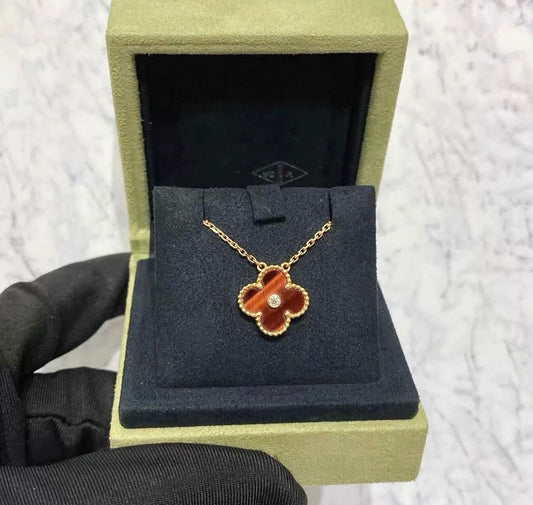 Van Cleef & Arpels Holiday Pendant 2017 Edition