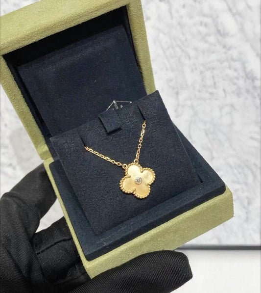 Van Cleef & Arpels Vintage Alhambra Holiday Pendant  2018 Edition